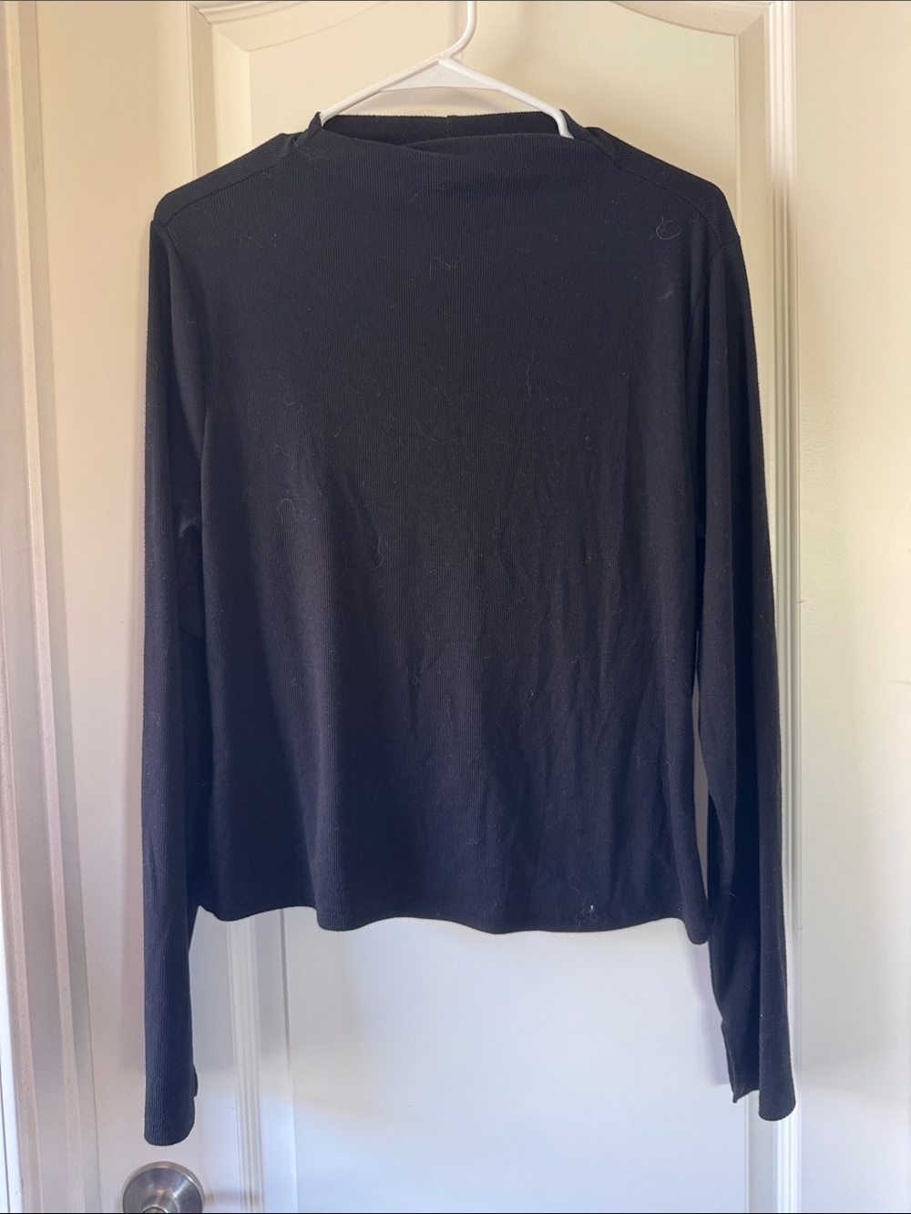 Old Navy Black Long Sleeve Crewneck Tee Top / D26